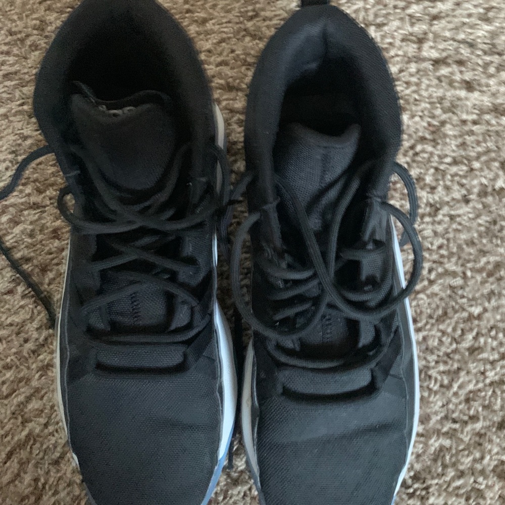 Adidas Cloudfoam Basketball shoes - Size 10.5